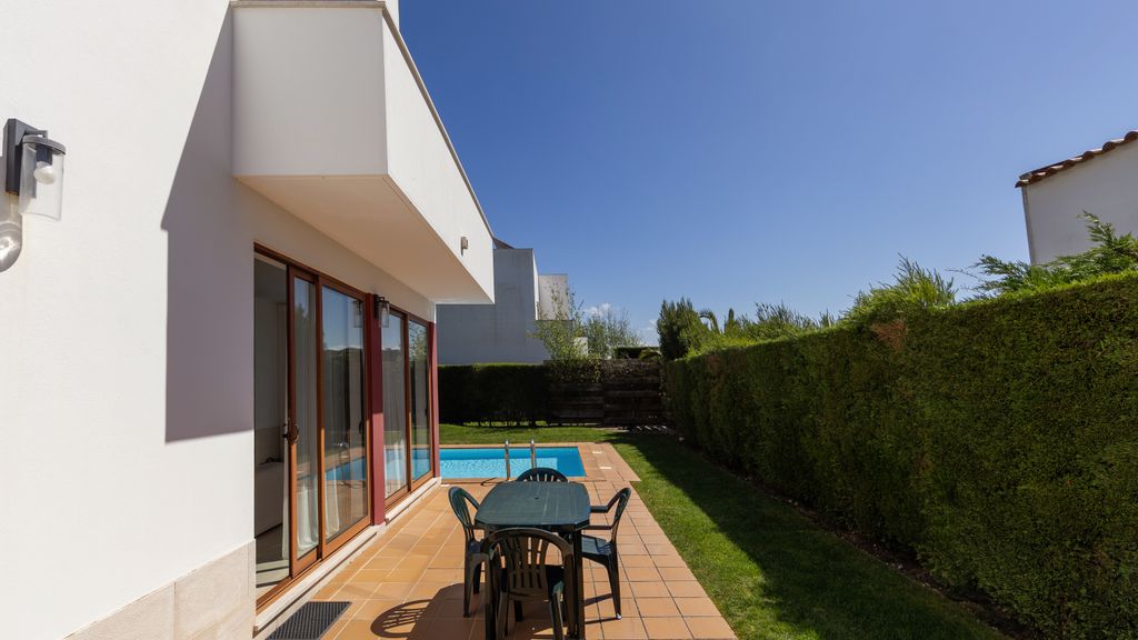 Charming Villa Óbidos by LovelyStay