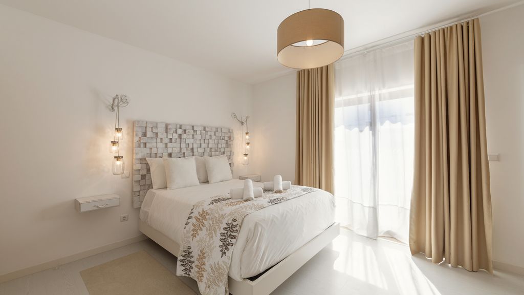 Charming Villa Óbidos by LovelyStay