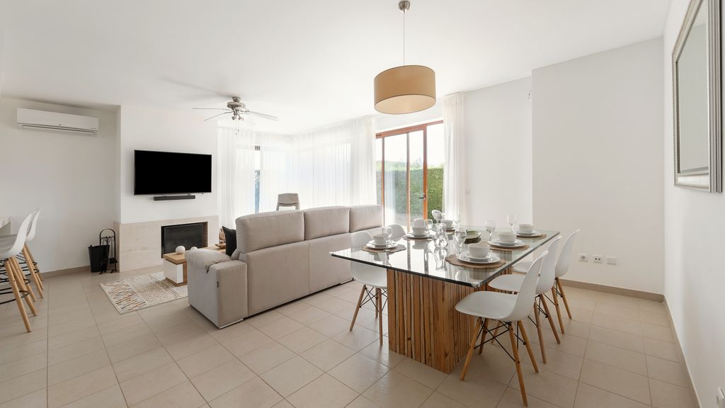Charming Villa Óbidos by LovelyStay