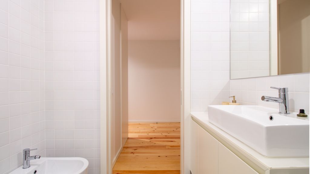 Luxurious Studio Retreat in Porto by LovelyStay