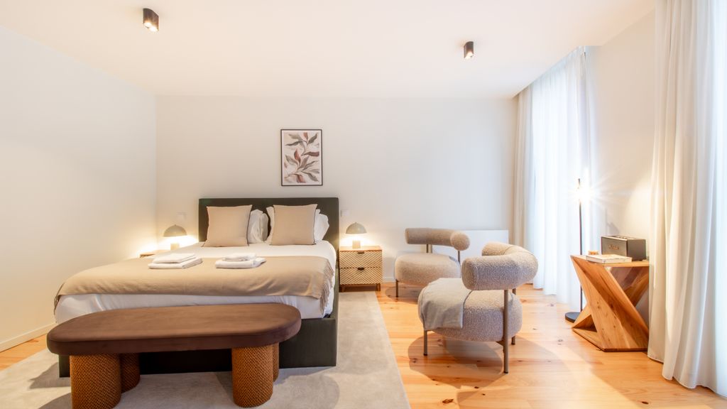 Luxurious Studio Retreat in Porto by LovelyStay
