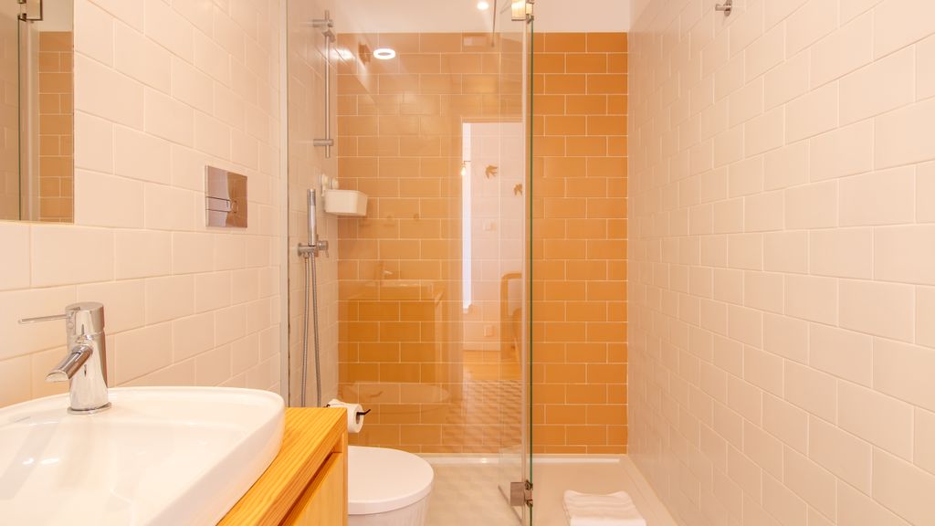 Stylish & Sunny 2BR near Heroísmo by LovelyStay