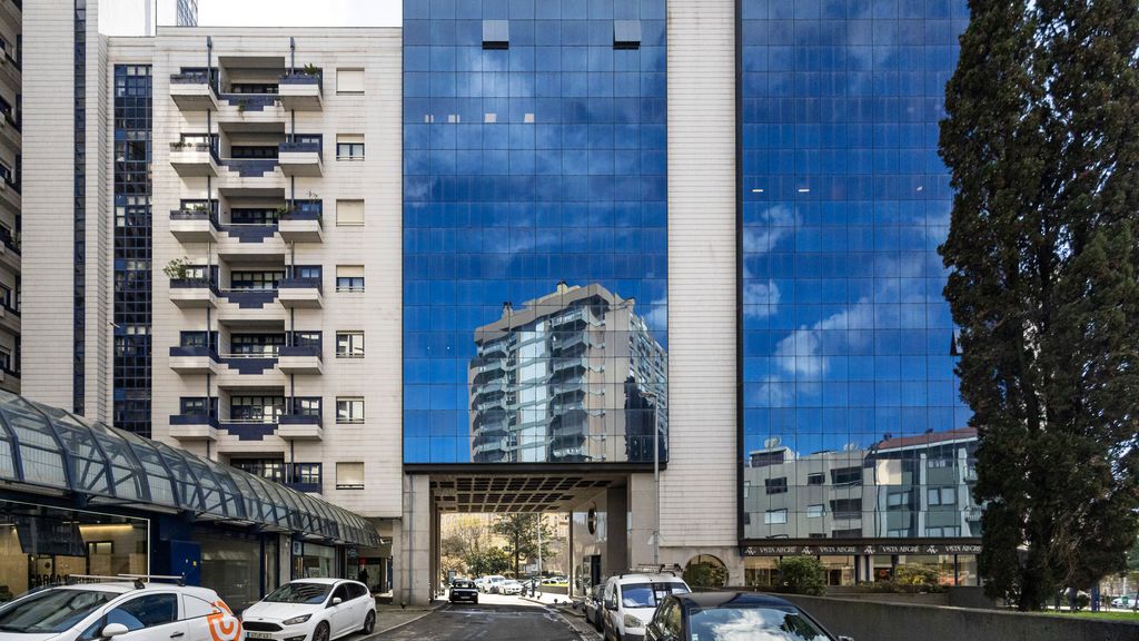 Bright 2BR Flat near Praça da Galiza by LovelyStay