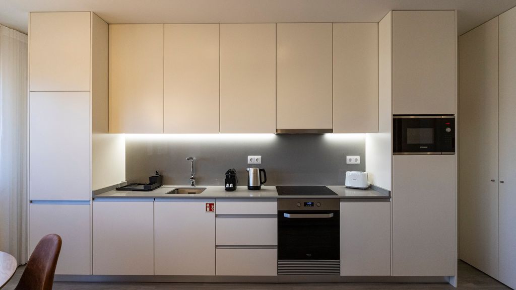 Bright 2BR Flat near Praça da Galiza by LovelyStay