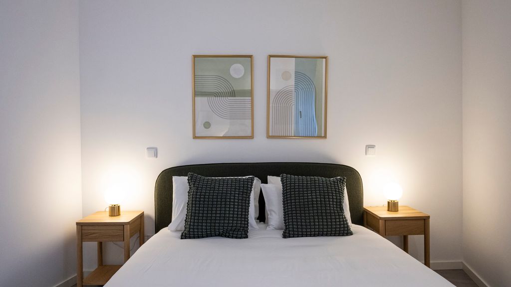 Bright 2BR Flat near Praça da Galiza by LovelyStay