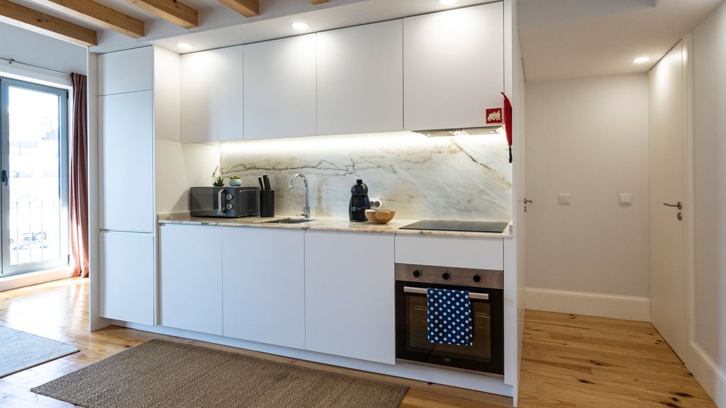 Stylish Duplex with Balcony in Porto by LovelyStay