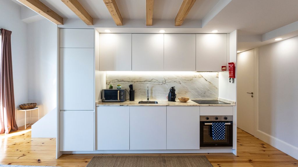 Stylish Duplex with Balcony in Porto by LovelyStay