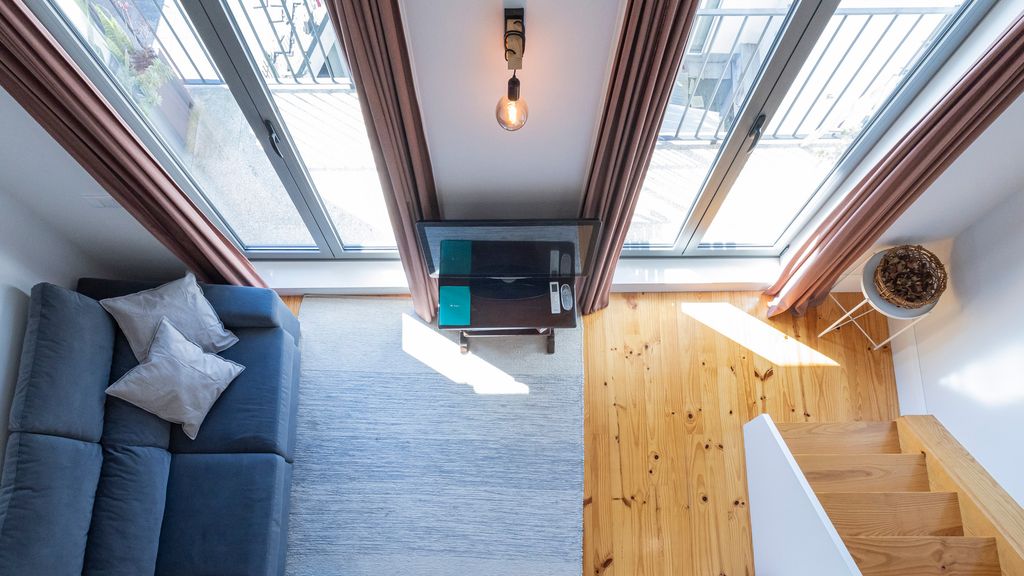Stylish Duplex with Balcony in Porto by LovelyStay