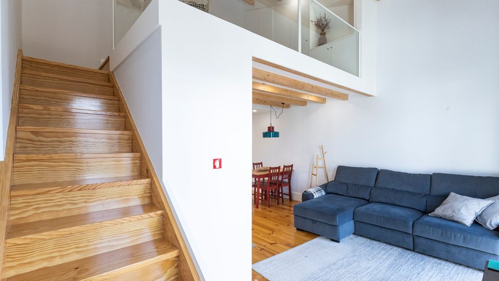 Stylish Duplex with Balcony in Porto by LovelyStay