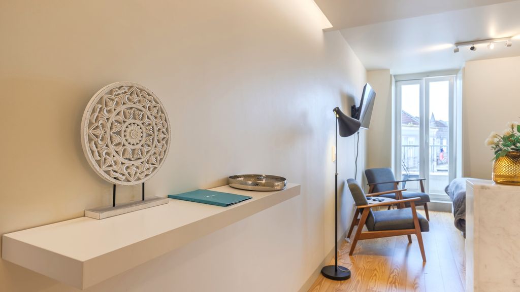 Trendy Studio in Graça’s Heart by LovelyStay