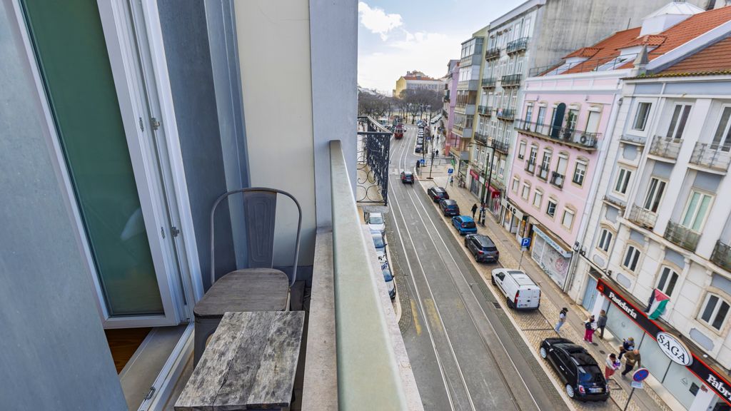 Trendy Studio in Graça’s Heart by LovelyStay