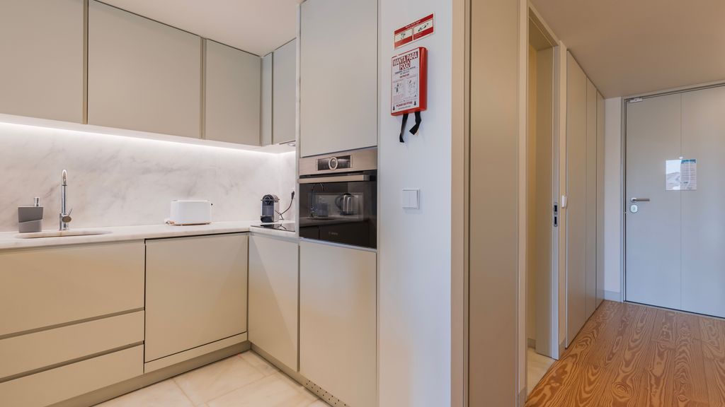 Trendy Studio in Graça’s Heart by LovelyStay