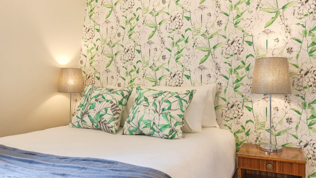 Trendy Studio in Graça’s Heart by LovelyStay