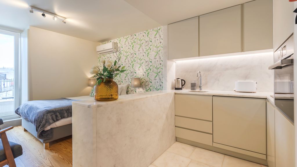 Trendy Studio in Graça’s Heart by LovelyStay