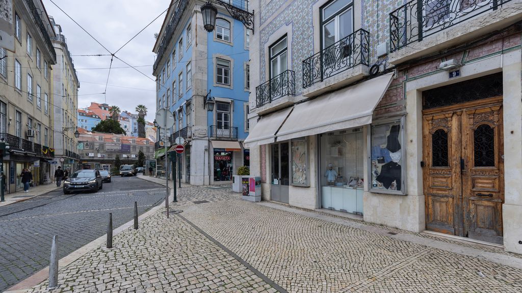 Portuguese Charm Guesthouse by LovelyStay - Room 1
