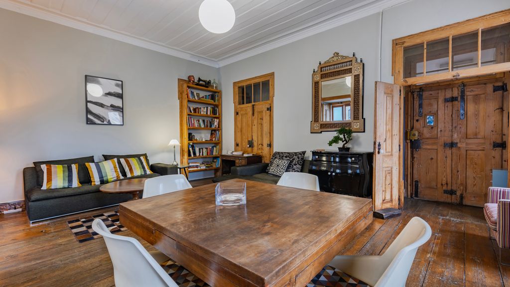 Portuguese Charm Guesthouse by LovelyStay - Room 1