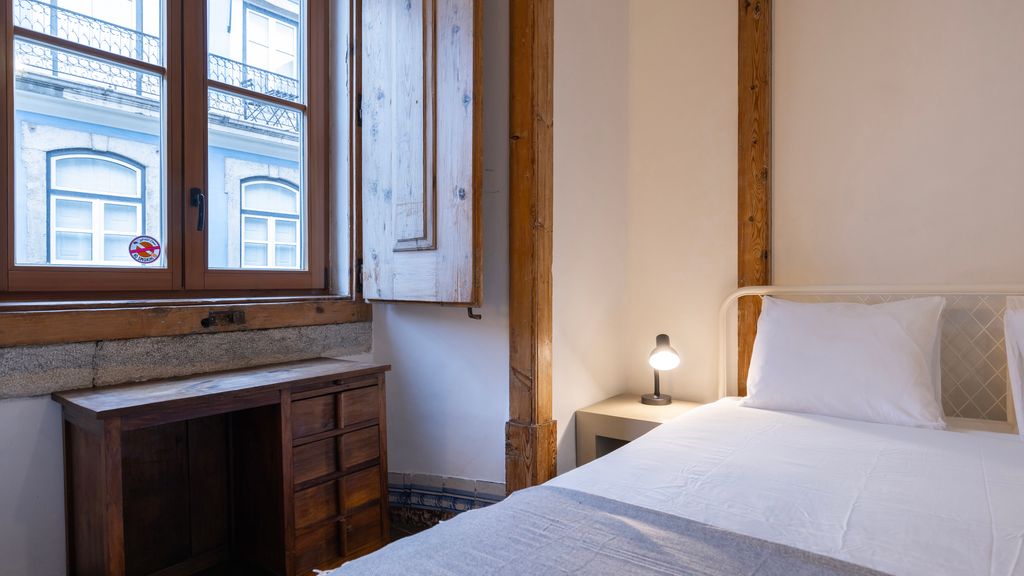 Portuguese Charm Guesthouse by LovelyStay - Room 1