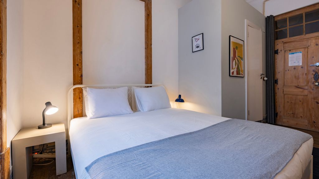 Portuguese Charm Guesthouse by LovelyStay - Room 1