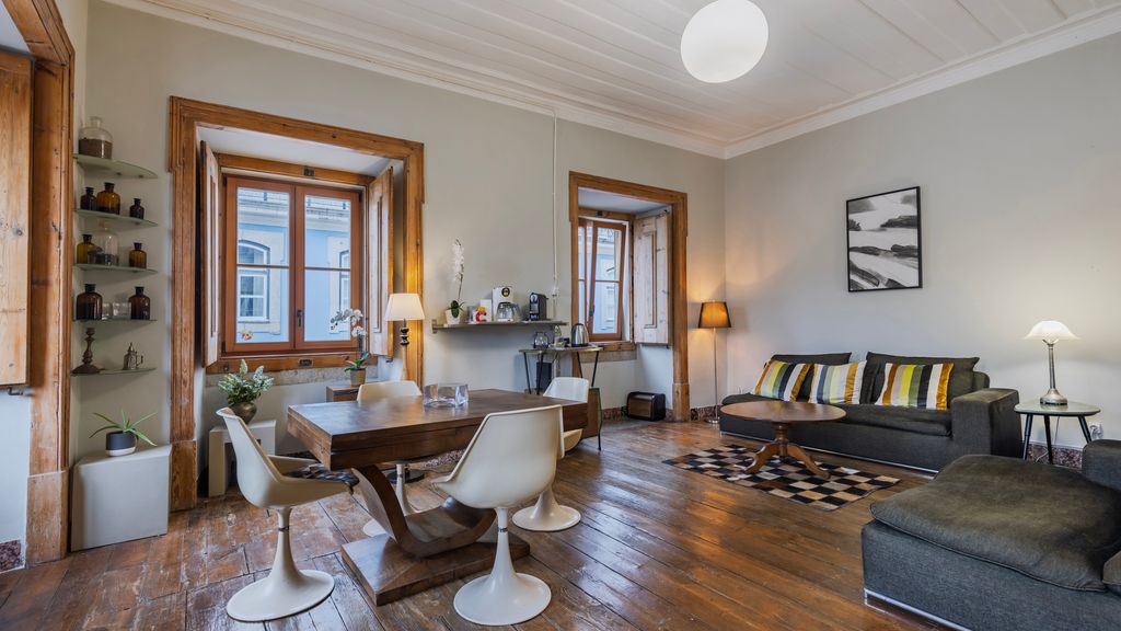 Portuguese Charm Guesthouse by LovelyStay - Room 1