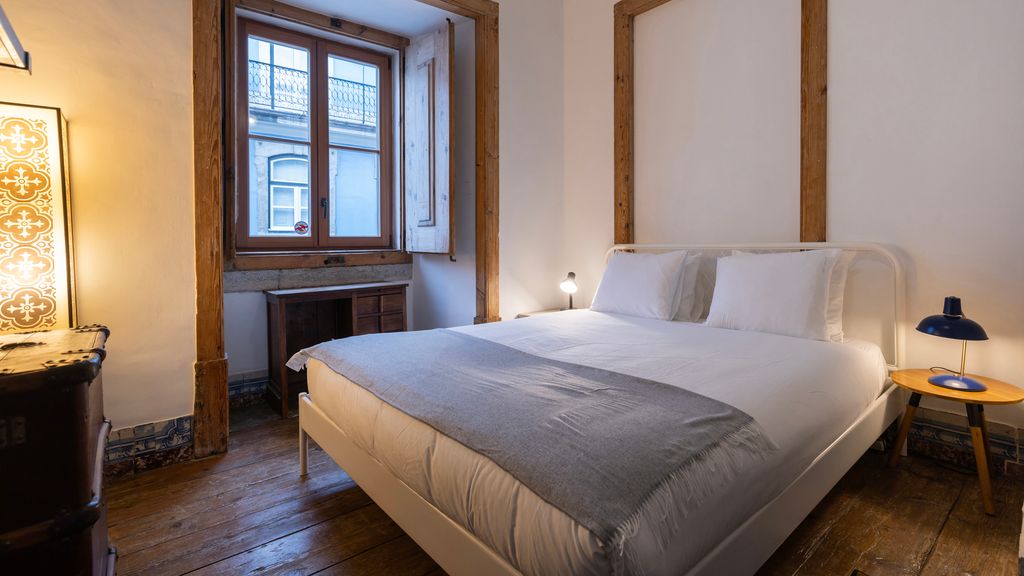 Portuguese Charm Guesthouse by LovelyStay - Room 1