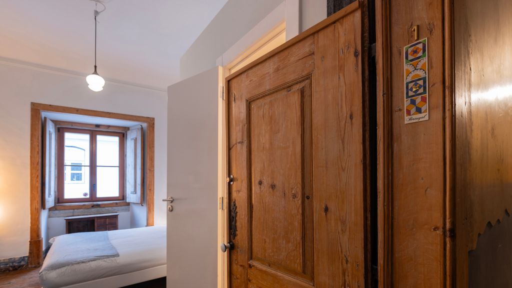 Portuguese Charm Guesthouse by LovelyStay - Room 1