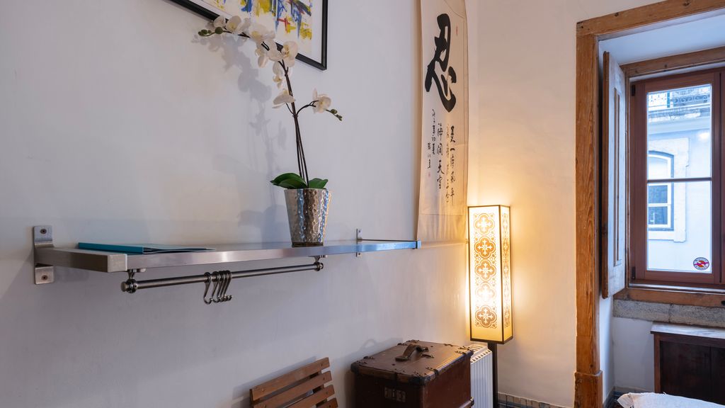 Portuguese Charm Guesthouse by LovelyStay - Room 1