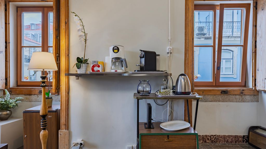 Portuguese Charm Guesthouse by LovelyStay - Room 1