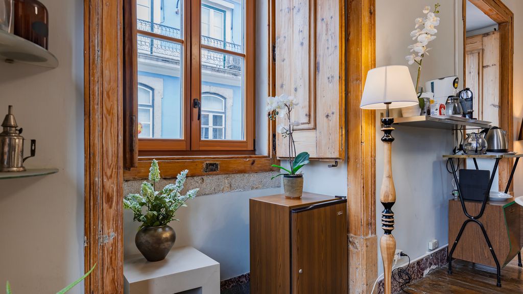 Portuguese Charm Guesthouse by LovelyStay - Room 1