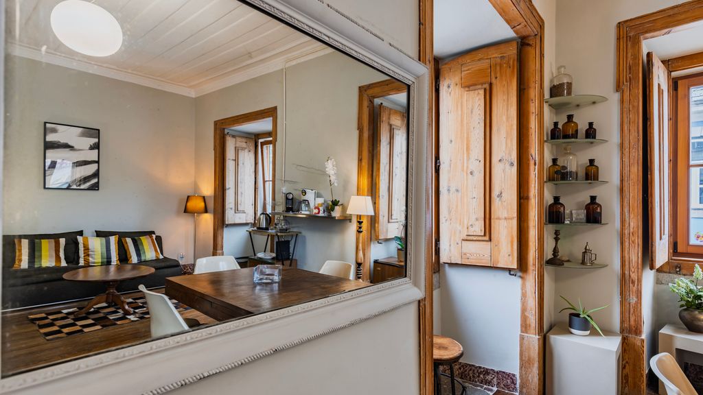 Portuguese Charm Guesthouse by LovelyStay - Room 1