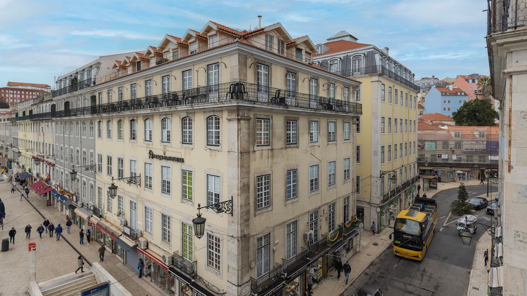 Portuguese Charm Guesthouse by LovelyStay - Room 1