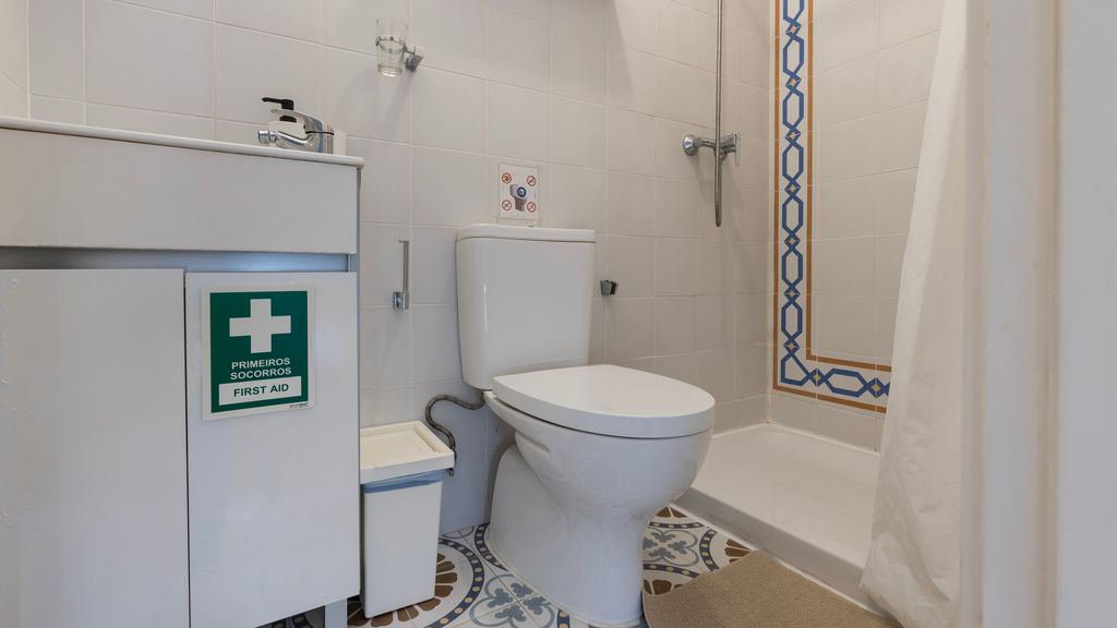 Portuguese Charm Guesthouse by LovelyStay - Room 2