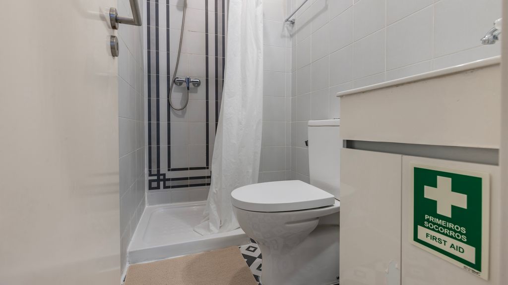 Portuguese Charm Guesthouse by LovelyStay - Room 3