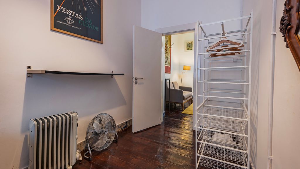 Portuguese Charm Guesthouse by LovelyStay - Room 4