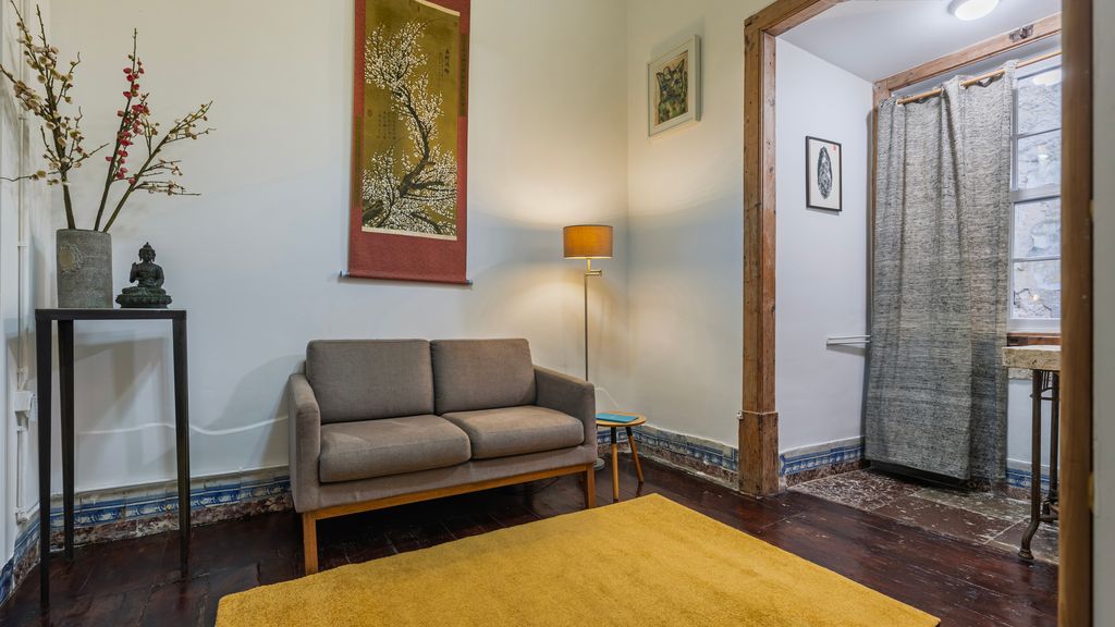 Portuguese Charm Guesthouse by LovelyStay - Room 4