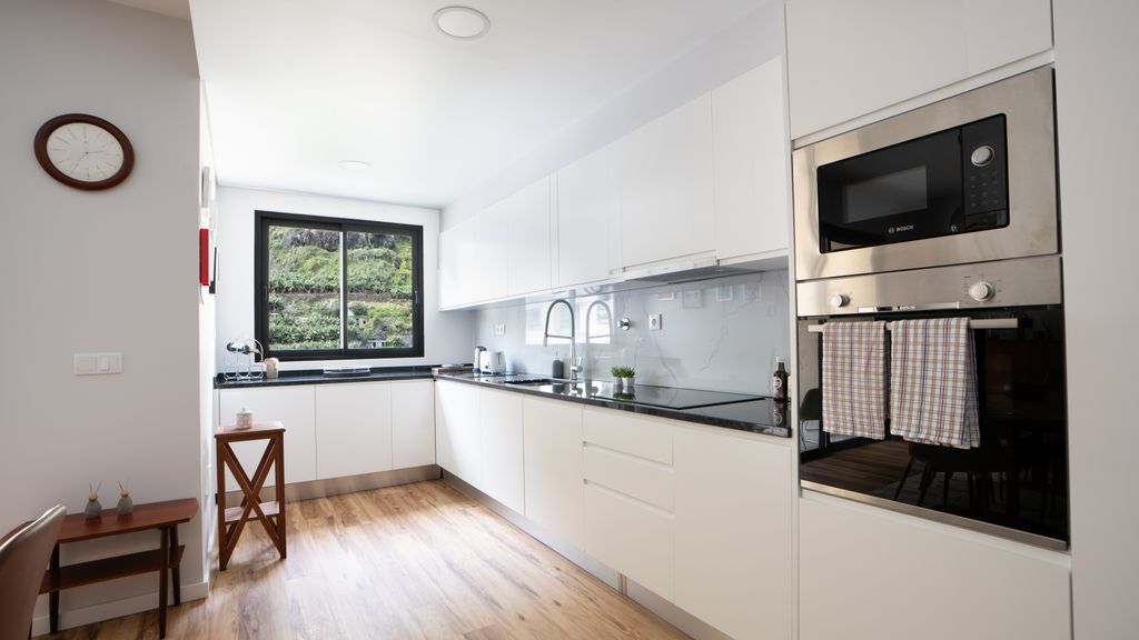 Brava Suite by LovelyStay