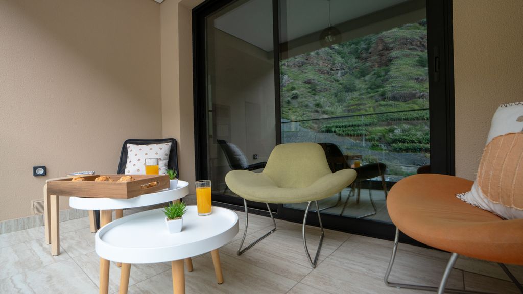 Brava Suite by LovelyStay