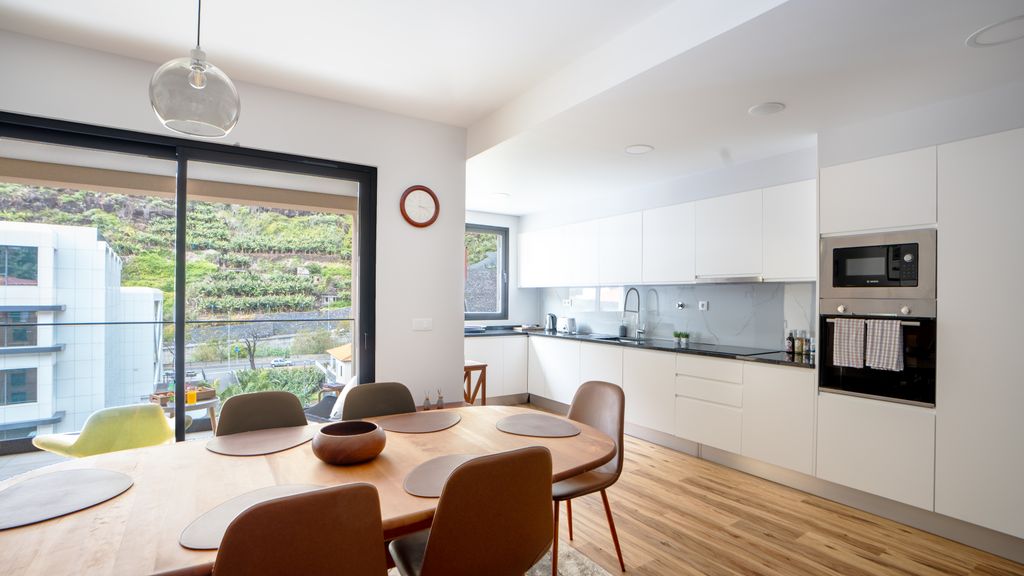 Brava Suite by LovelyStay