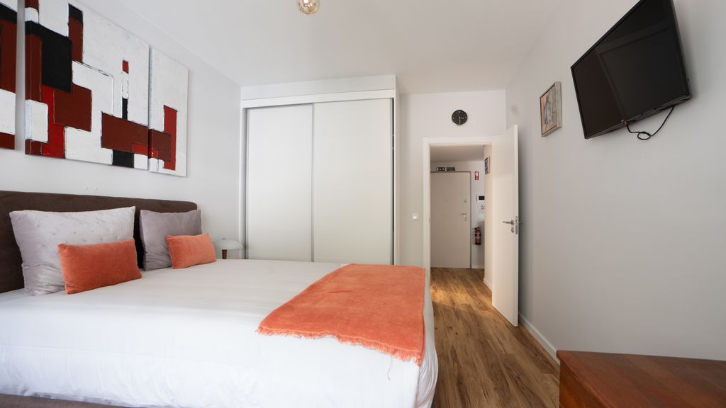 Brava Suite by LovelyStay