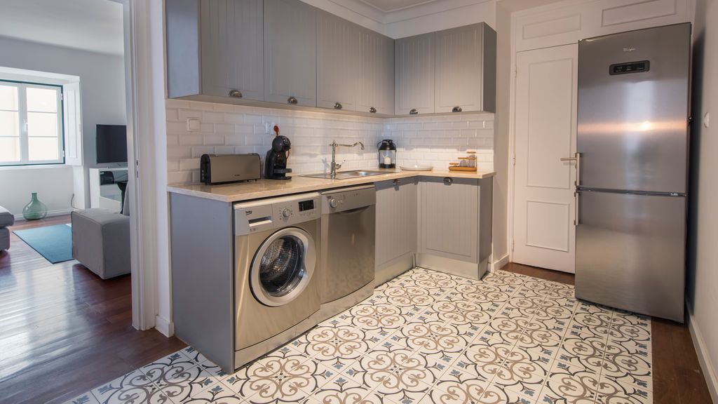 Bica Patio 3BDR Duplex by LovelyStay