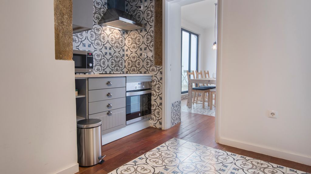 Bica Patio 3BDR Duplex by LovelyStay