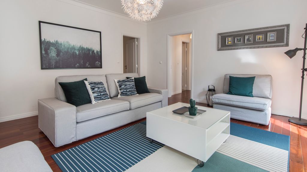 Bica Patio 3BDR Duplex by LovelyStay