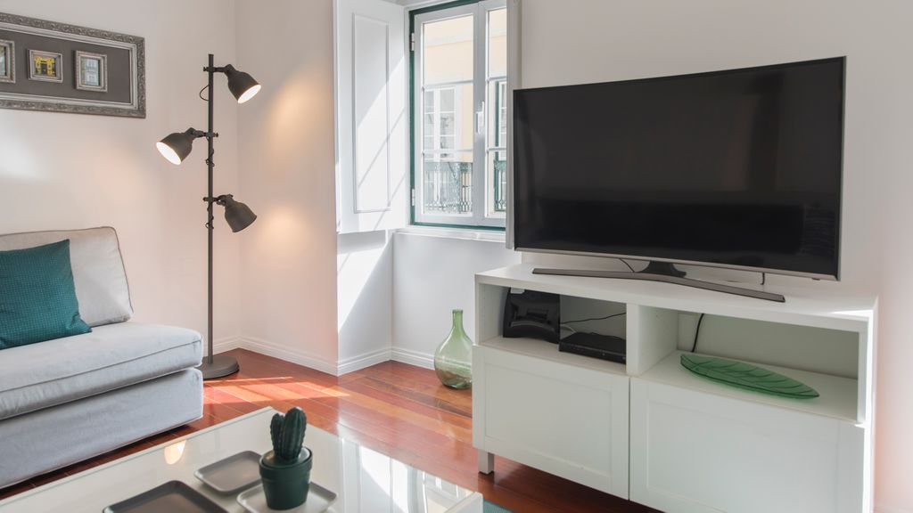 Bica Patio 3BDR Duplex by LovelyStay