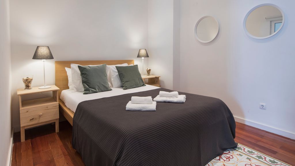 Bica Patio 3BDR Duplex by LovelyStay