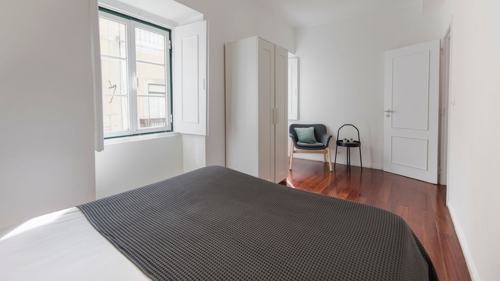 Bica Patio 3BDR Duplex by LovelyStay