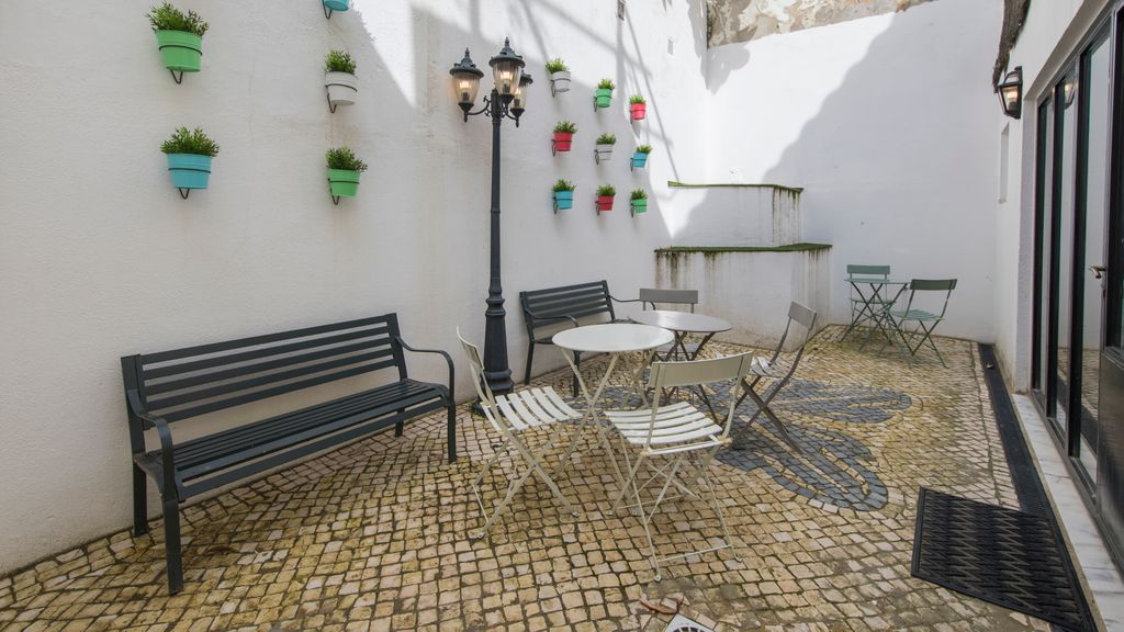 Bica Patio 3BDR Duplex by LovelyStay