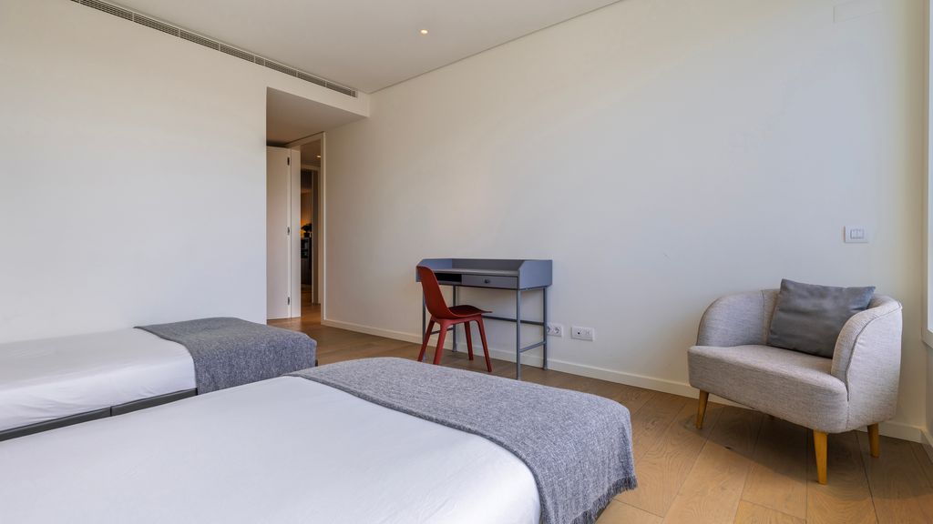 Modern 2BDR Apartment w/ Garage by LovelyStay