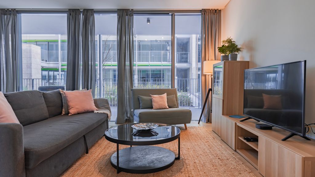 Modern 2BDR Apartment w/ Garage by LovelyStay