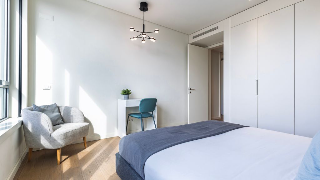 Modern 2BDR Apartment w/ Garage by LovelyStay