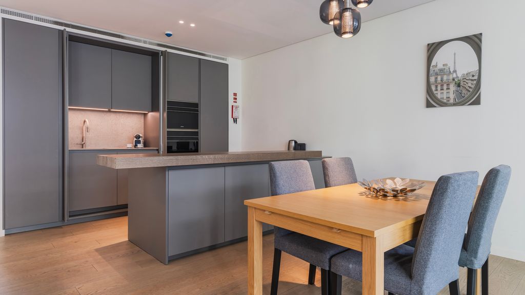 Modern 2BDR Apartment w/ Garage by LovelyStay