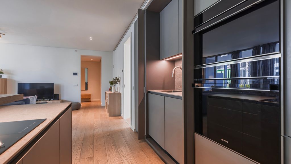 Modern 2BDR Apartment w/ Garage by LovelyStay
